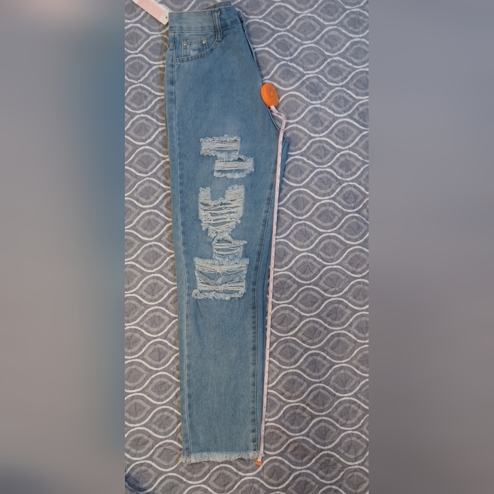 ‼️SOLD‼️***NWT*** HIGH RISE  DISTRESSED JEANS - Picture 3 of 7